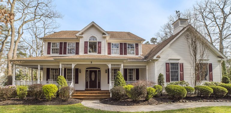 5 Sawmill Rd, Tabernacle, NJ 08088